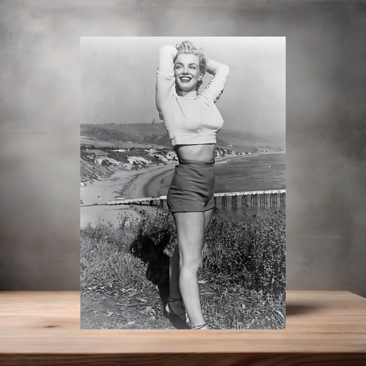 Marilyn Monroe beautiful poster on aluminum print. Multiple sizes available