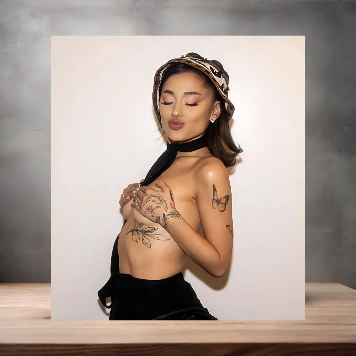 Ariana Grande custom poster, metal print or keychain. B2