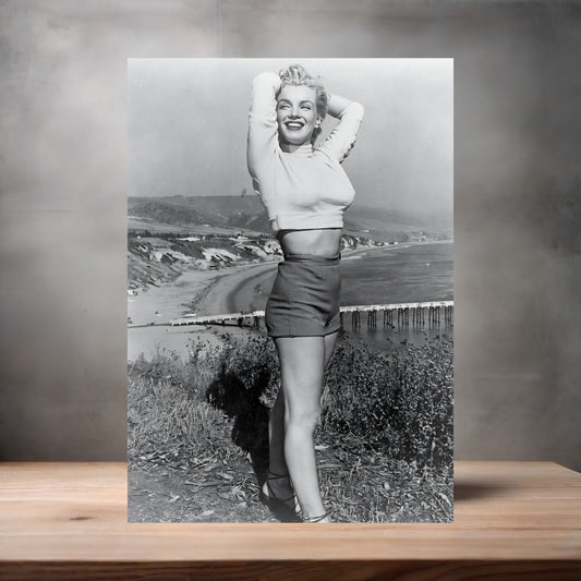 Marilyn Monroe beautiful poster on aluminum print. Multiple sizes available