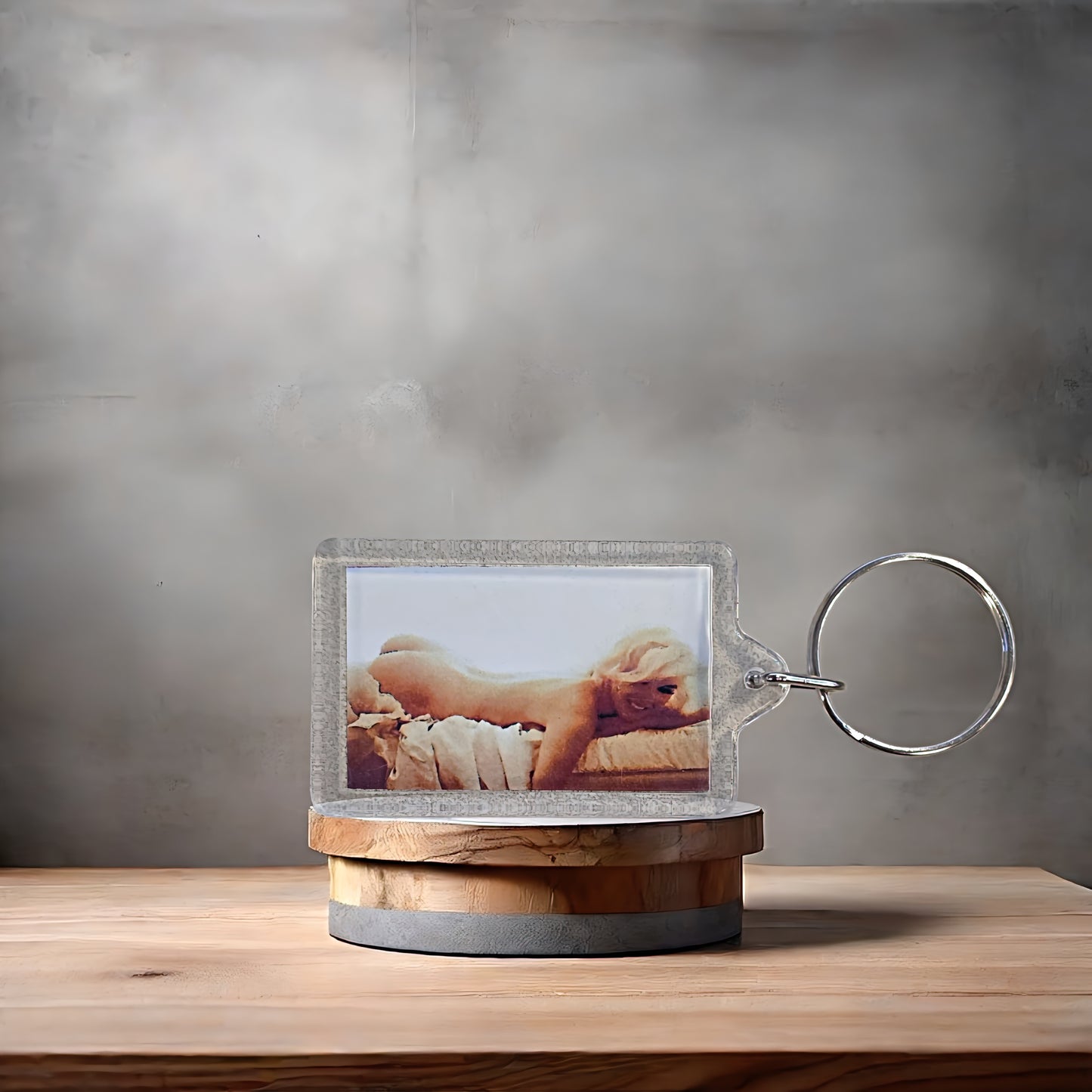 Marilyn Monroe naked poster keychain with metal prints. Adult v4