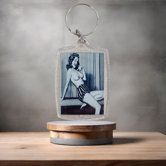 Marilyn Monroe nude poster keychain on aluminum prints. Adult v5