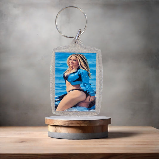 Sexy Shakira poster keychain on aluminum prints.