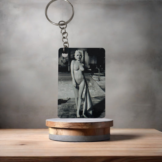Nude Marilyn Monroe keychain. E