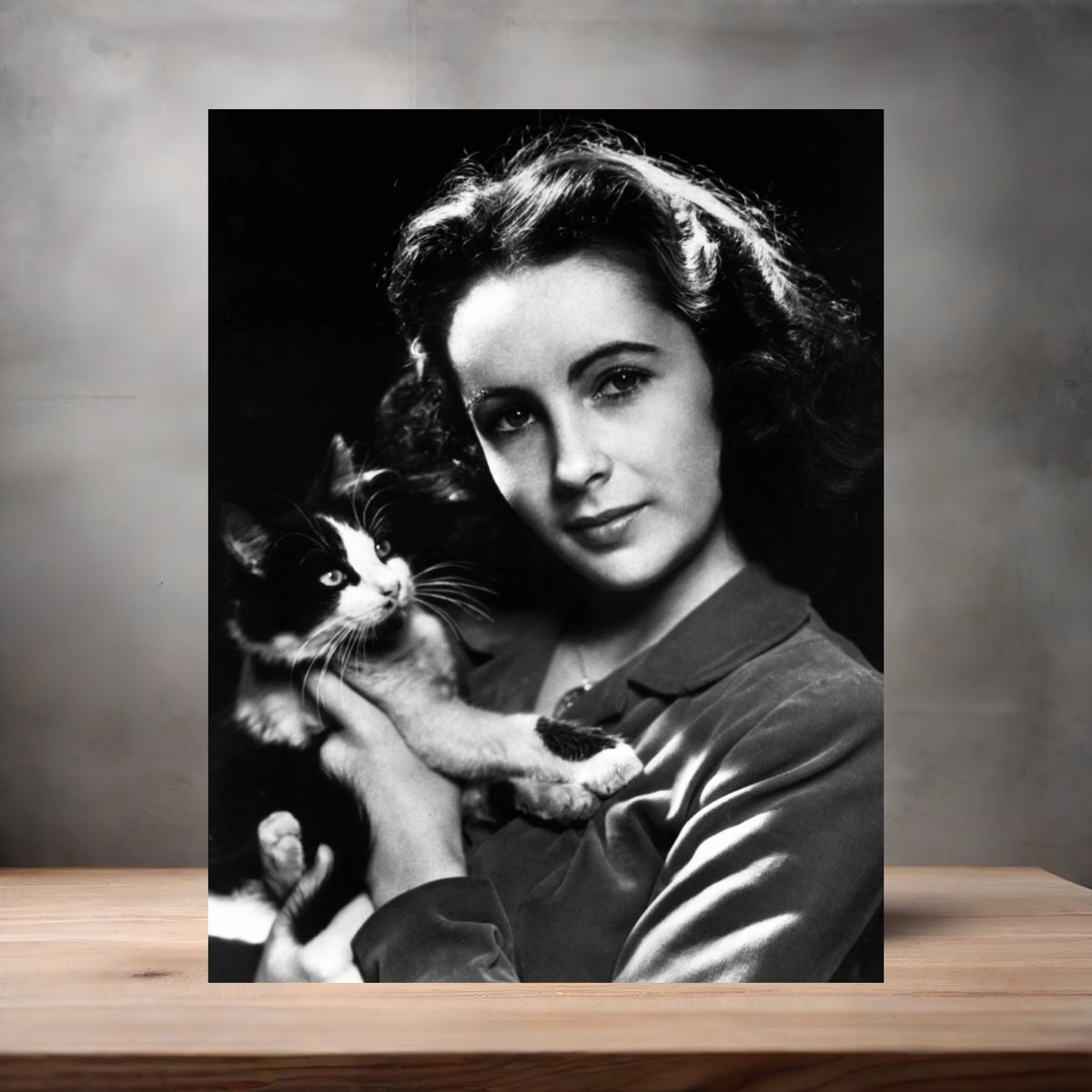Yousuf Karsh 8.5" x 11" art print set of 2, glossy and matte. Elizabeth Taylor with cat