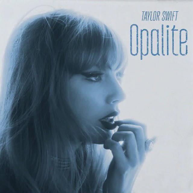 Taylor Swift 13" x 19" poster. A9